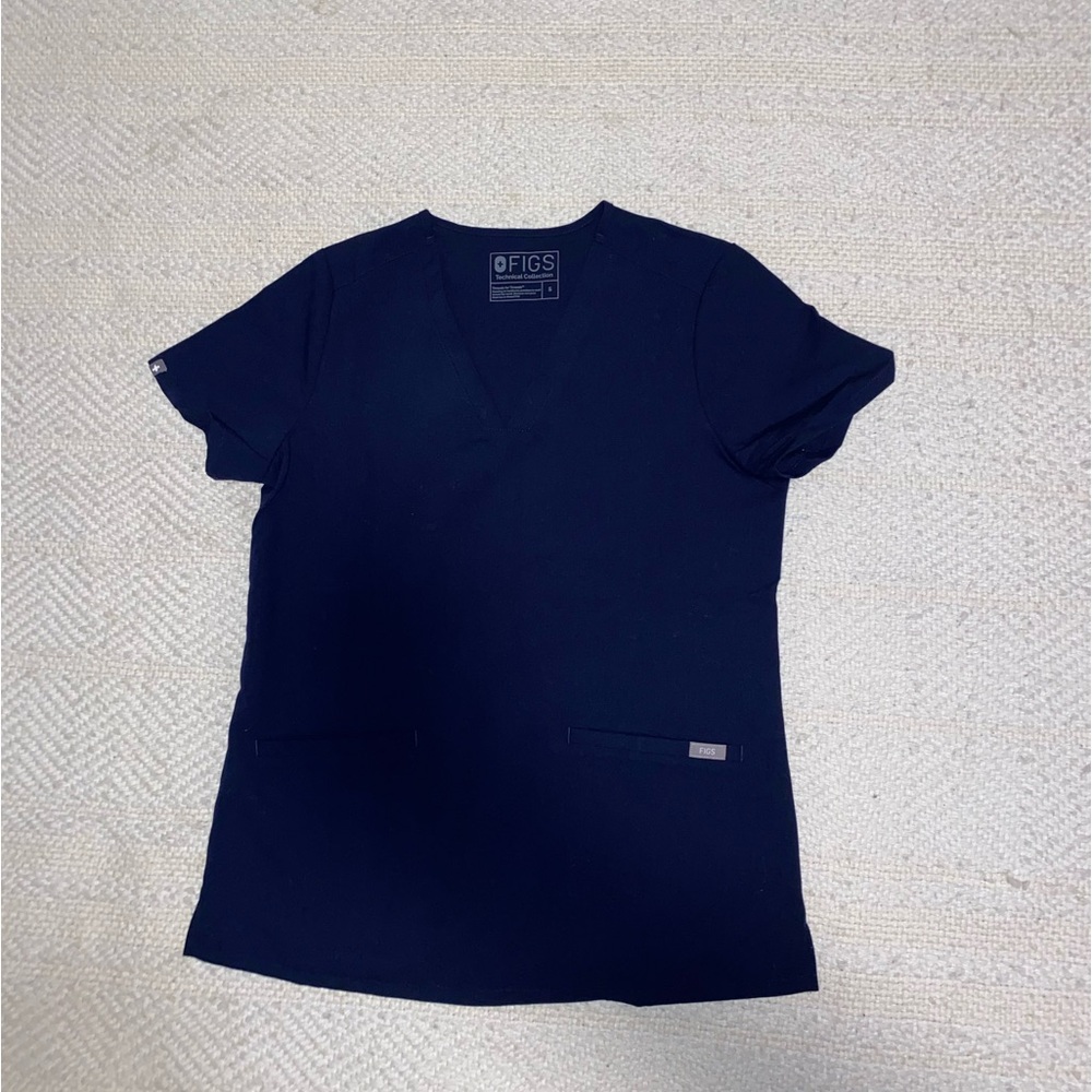 Figs scrub top
